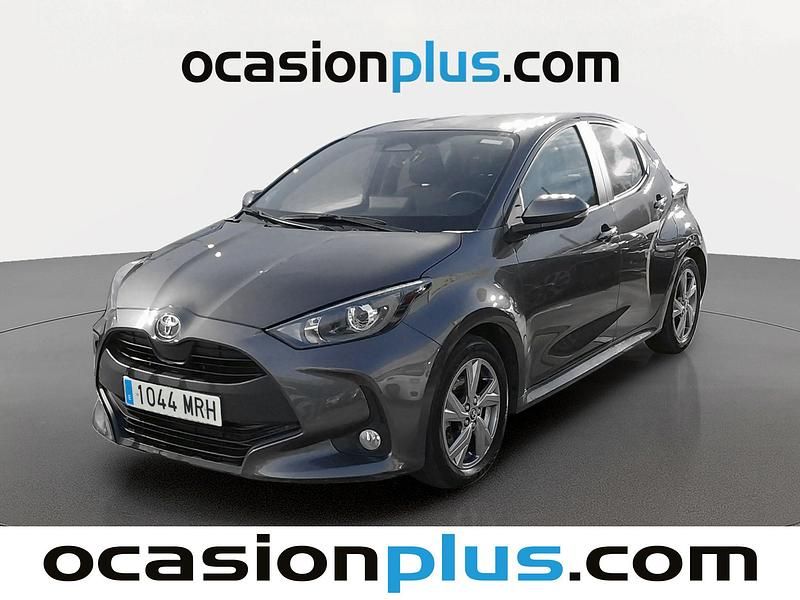 Usado Toyota Yaris Hybrid Active 116 CV (85 kW) 2024 Blanco Utilitario