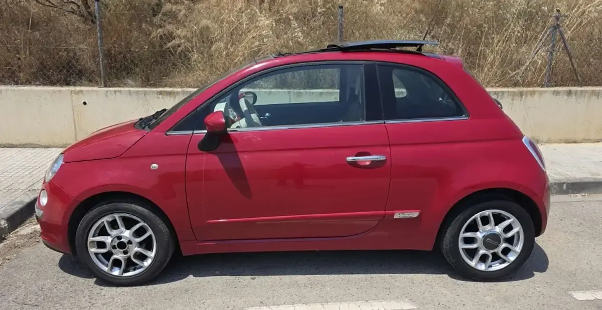 Usado Fiat 500 71 CV (52 kW) 2009 Rojo Descapotable