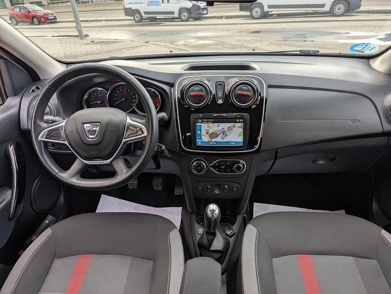 Usado Dacia Sandero Essentiel 90 CV (66 kW) 2019 Blanco Berlina