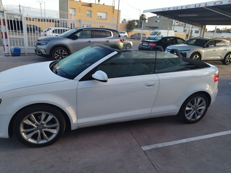 Usado Audi A3 Ambition 105 CV (77 kW) 2010 Blanco Utilitario