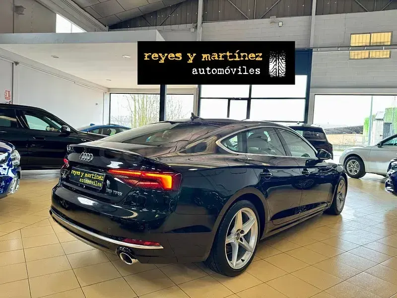 Käytetty Audi A5 Sportback Sport 150 HP (110 kW) 2020 Musta Viistoperä