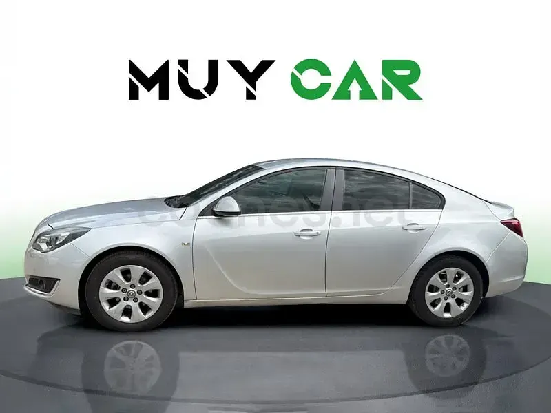 Usado Opel Insignia Business 120 CV (88 kW) 2017 Gris / plata Familiar