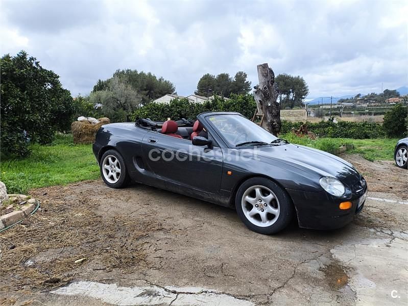 Usado MG F 120 CV (88 kW) 1996 Azul Descapotable