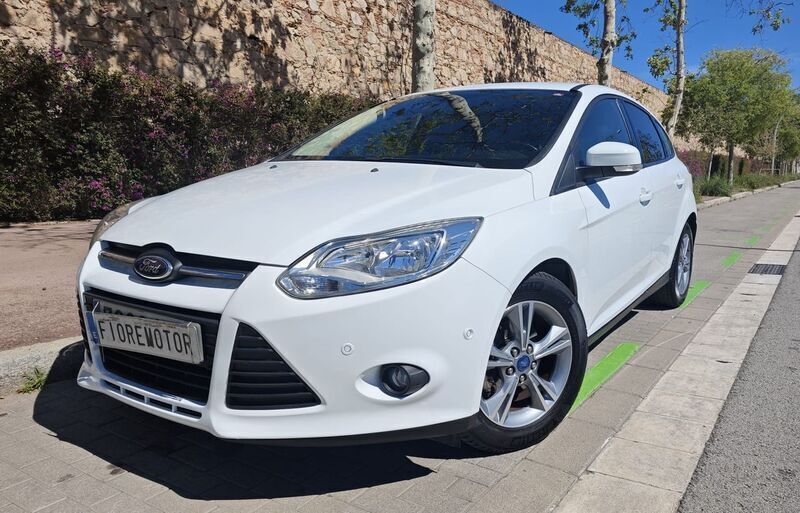 Blanco Usado 2014 Ford Focus Utilitario | 9600 € (Precio justo) - Imagen 1/4