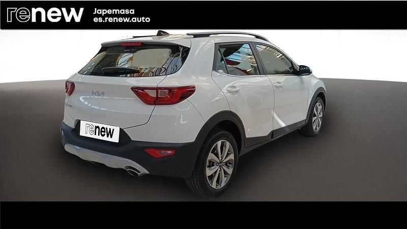 Usado Kia Stonic 100 CV (73 kW) 2023 Clear white SUV
