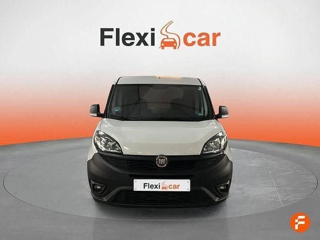 Usado Fiat Doblò Easy 105 CV (77 kW) 2022 Blanco Monovolumen