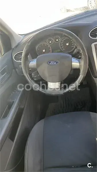 Usado Ford Focus Sport 115 CV (84 kW) 2005 Azul Berlina