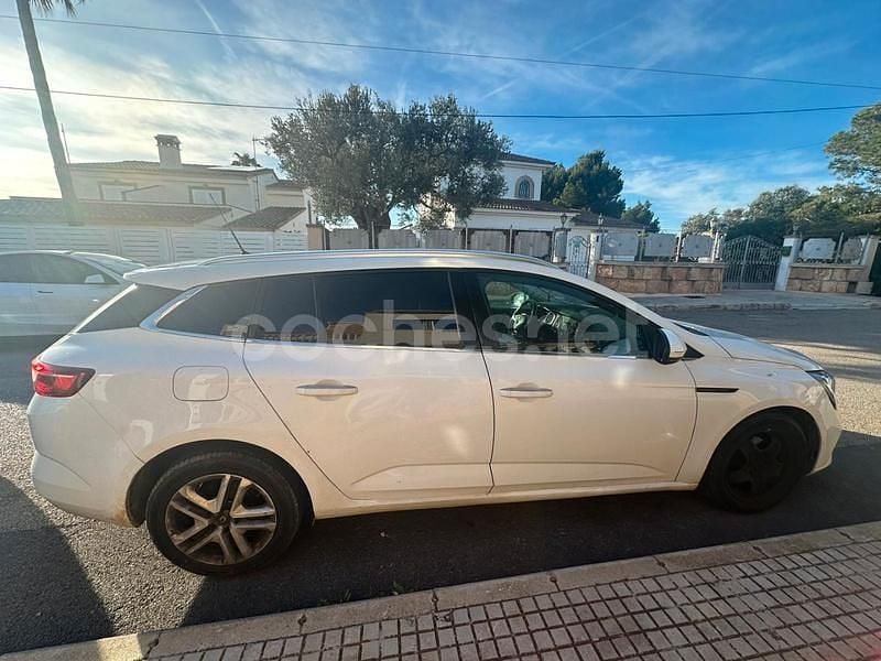 Usado Renault Mégane GrandTour Bose Edition 110 CV (80 kW) 2018 Blanco Familiar
