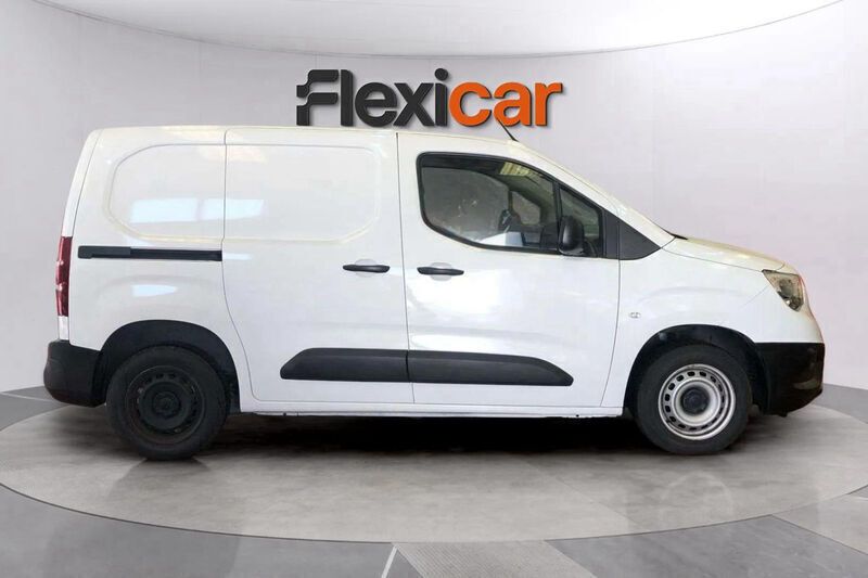 Usado Opel Combo Selective 103 CV (75 kW) 2021 Blanco Monovolumen