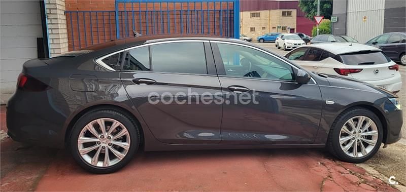 Usado Opel Insignia Business 174 CV (127 kW) 2021 Marrón Berlina