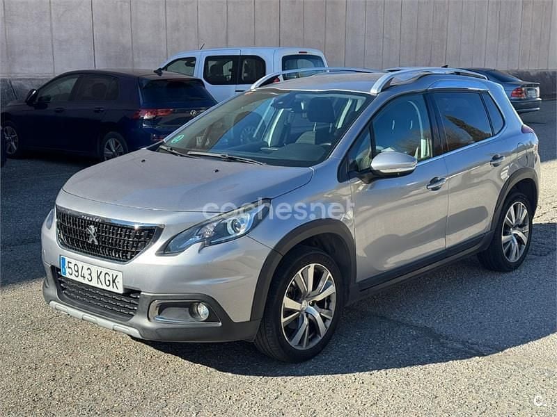 Usado Peugeot 2008 Allure 110 CV (80 kW) 2017 Gris / plata SUV