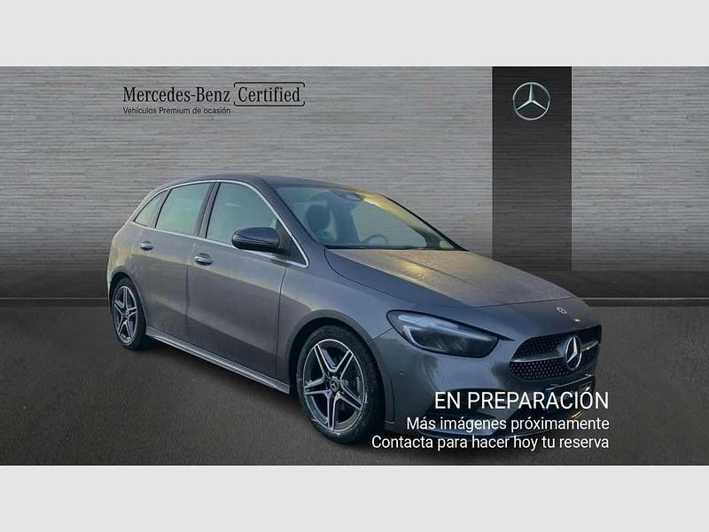 Usado Mercedes B200 150 CV (110 kW) 2025 Gris Monovolumen
