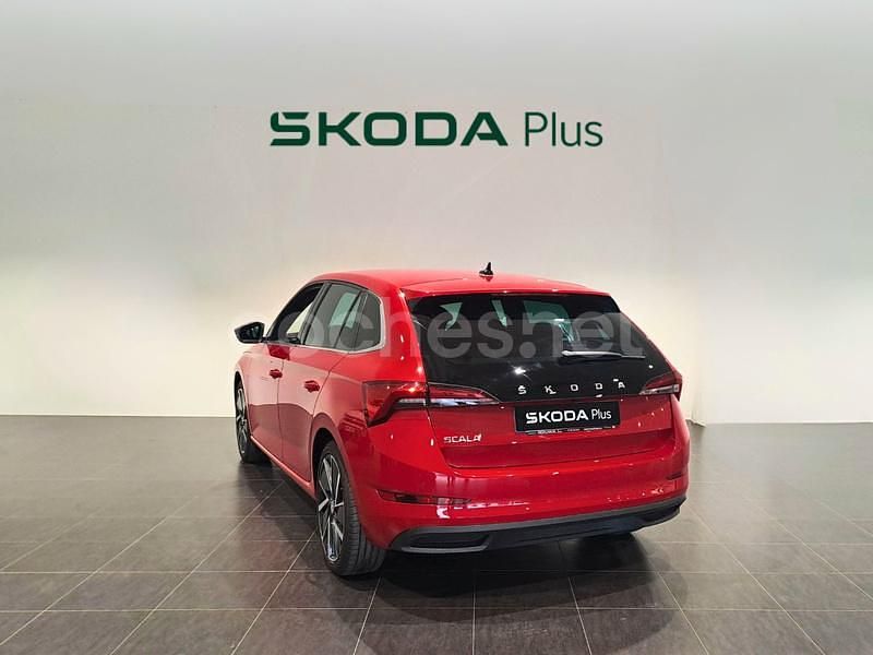 Usado Skoda Scala Sport 115 CV (84 kW) 2024 Rojo Utilitario