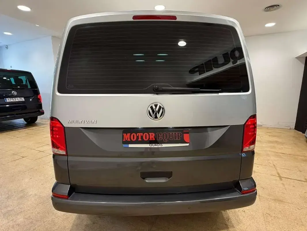 Usado VW Multivan 150 CV (110 kW) 2021 Gris Monovolumen