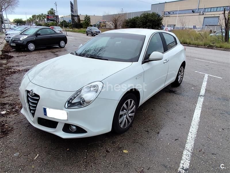 Blanco Usado 2016 Alfa Romeo Giulietta Distinctive Berlina | 10.000 € (Buen precio) - Imagen 1/4