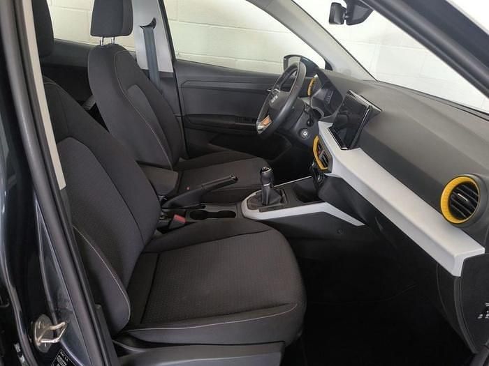Usado Seat Arona Style 110 CV (80 kW) 2024 Gris SUV