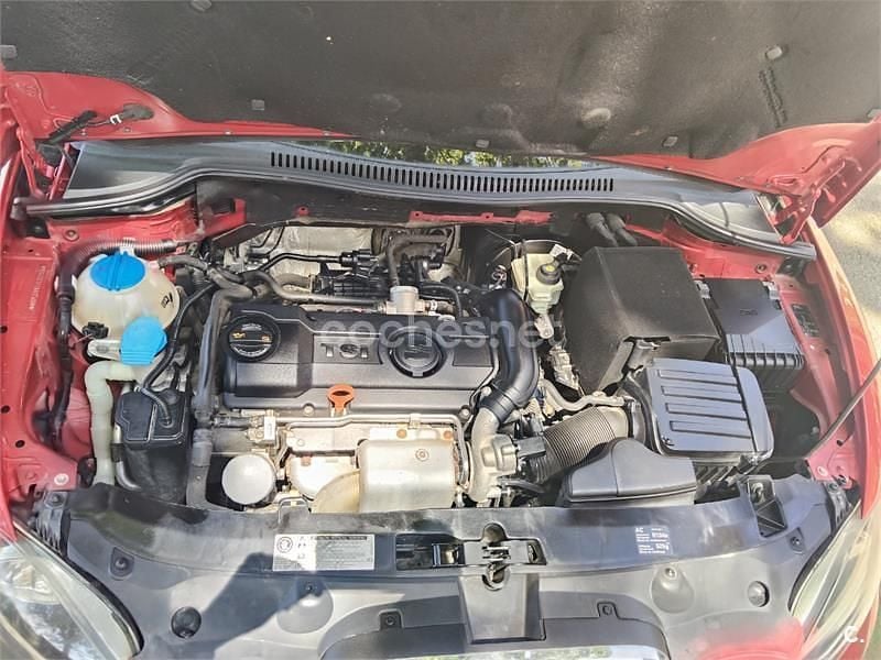 Usado Seat Leon Style 125 CV (91 kW) 2010 Rojo Utilitario