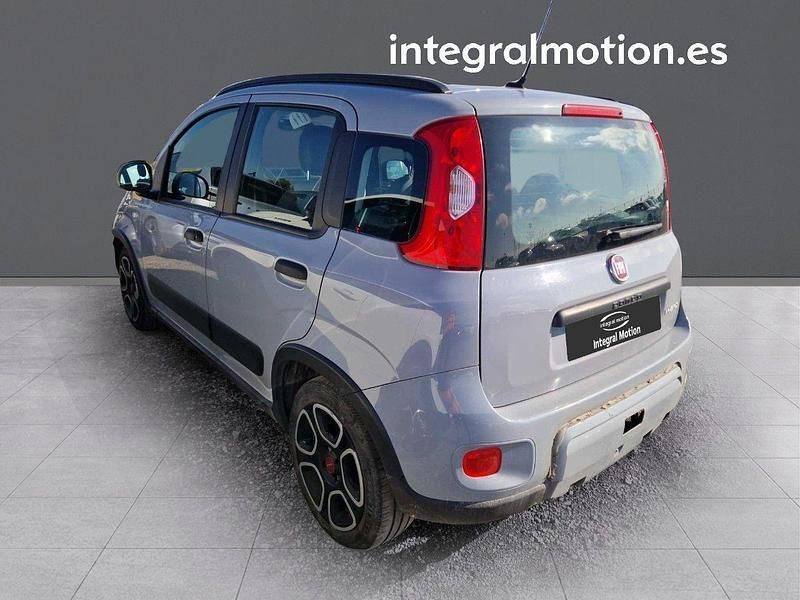 Usado Fiat Panda City Life 70 CV (51 kW) 2022 Gris Utilitario