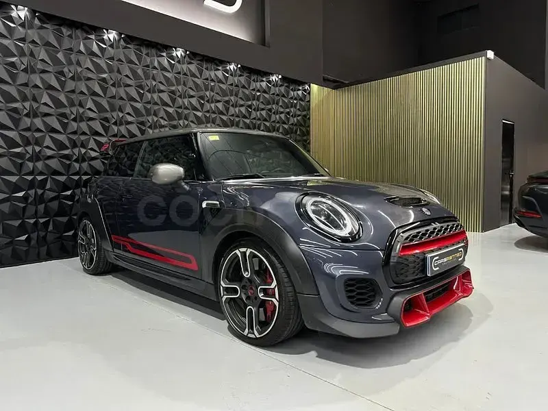 Usado Mini John Cooper Works 306 CV (225 kW) 2021 Gris / plata Utilitario