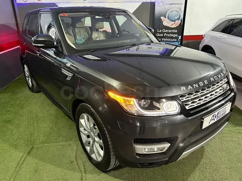 Usado Land Rover Range Rover Sport SE 240 CV (176 kW) 2017 Gris / plata SUV