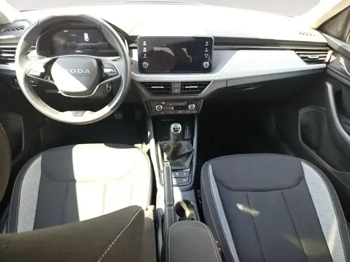 Usado Skoda Kamiq Selection 115 CV (84 kW) 2025 Negro SUV