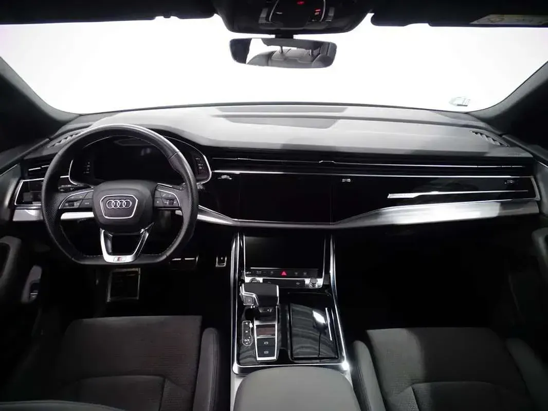 Usado Audi Q8 286 CV (210 kW) 2022 Negro SUV