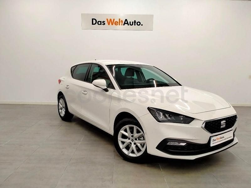 Usado Seat Leon Style 116 CV (85 kW) 2025 Blanco Berlina