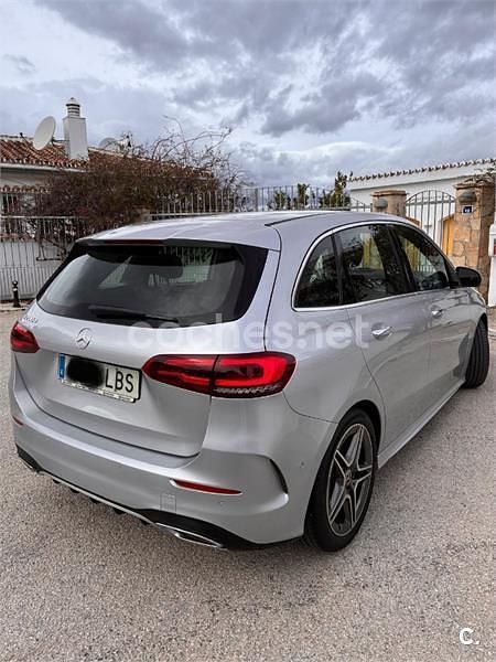 Usado Mercedes B200 136 CV (100 kW) 2019 Gris / plata Monovolumen