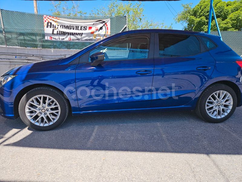 Usado Seat Ibiza Style Plus 80 CV (58 kW) 2020 Azul Berlina