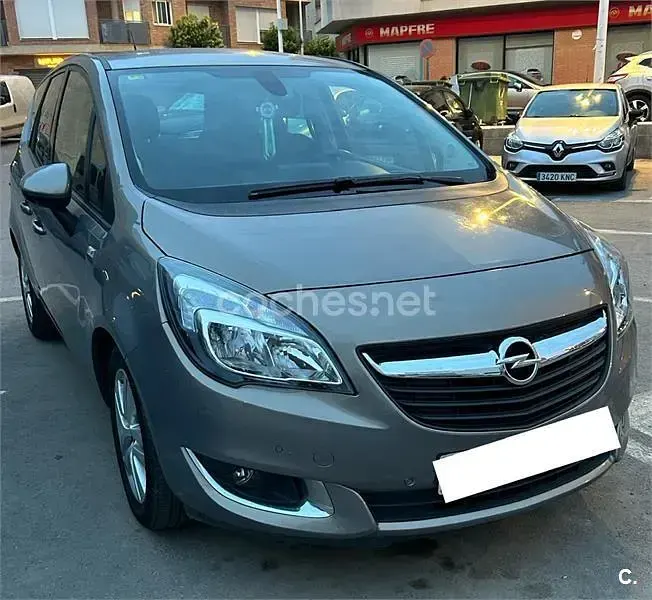 Usado Opel Meriva Selective 100 CV (73 kW) 2014 Gris / plata Monovolumen