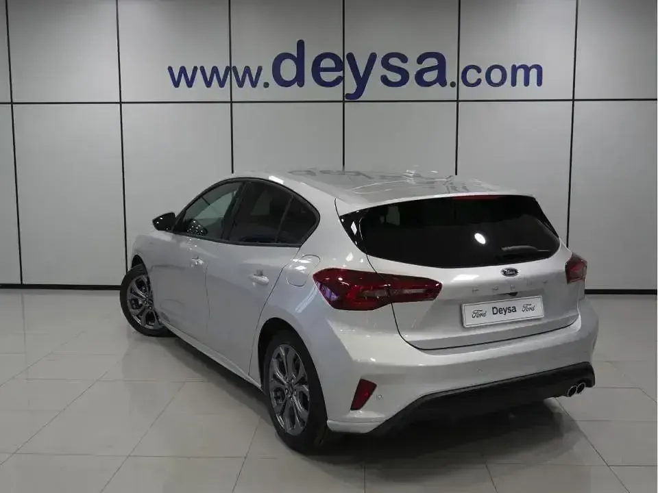 Usado Ford Focus ST-Line 125 CV (91 kW) 2026 Gris Berlina