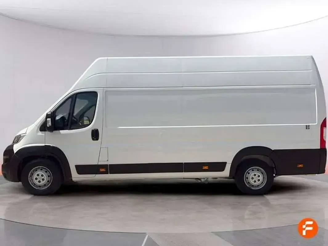 Usado Citroën Jumper 140 CV (102 kW) 2021 Blanco Monovolumen