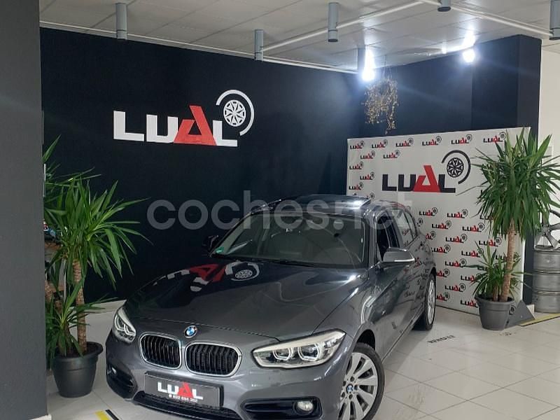 Gris / plata Usado 2015 BMW 118 Sport Line Utilitario | 13.900 € (Precio justo) - Imagen 1/4