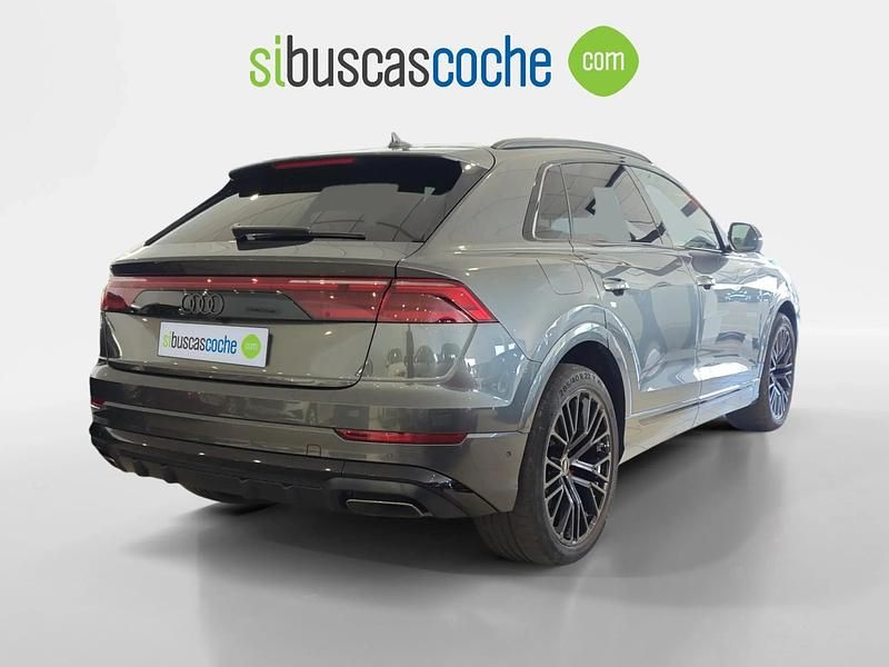 Usado Audi Q8 490 CV (360 kW) 2024 Gris/plata SUV