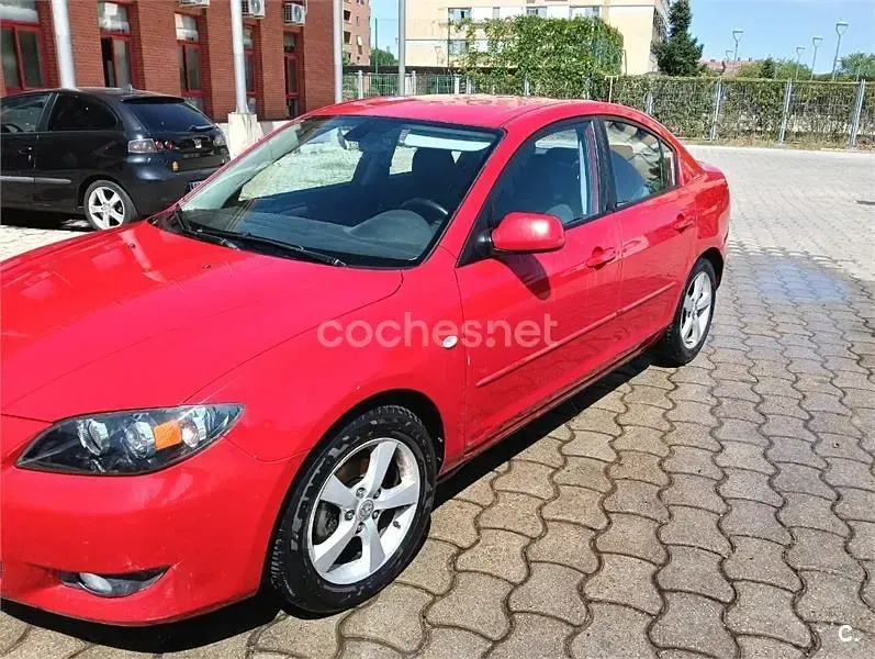 Usado Mazda 3 Sportive 109 CV (80 kW) 2005 Rojo Berlina