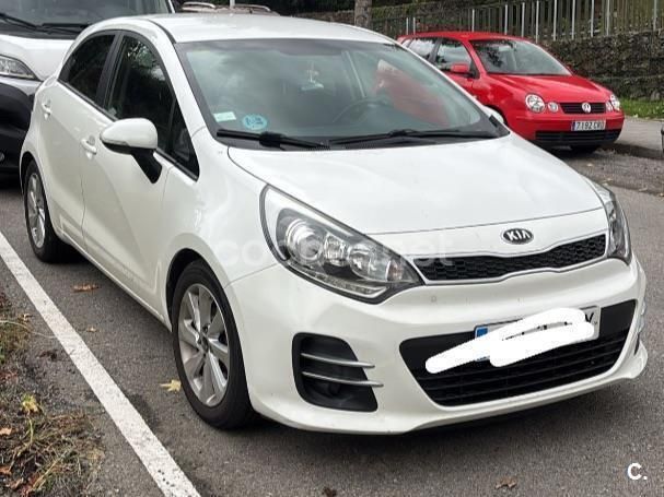 Blanco Usado 2016 Kia Rio Berlina | 8700 € (Precio justo) - Imagen 1/3