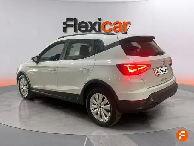 Usado Seat Arona Style 110 CV (80 kW) 2024 Blanco SUV