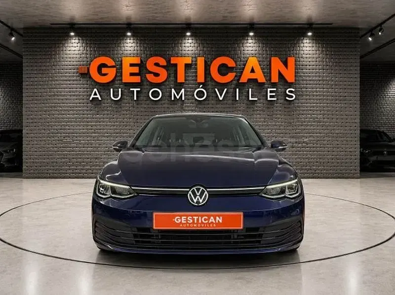 Usado VW Golf VIII Life 110 CV (80 kW) 2022 Azul Berlina