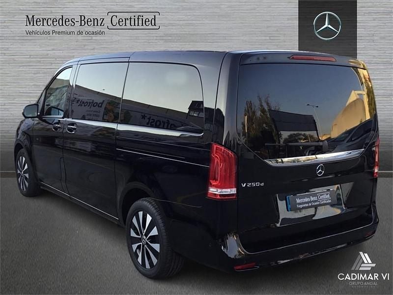 Usado Mercedes V250 190 CV (139 kW) 2023 Negro Monovolumen