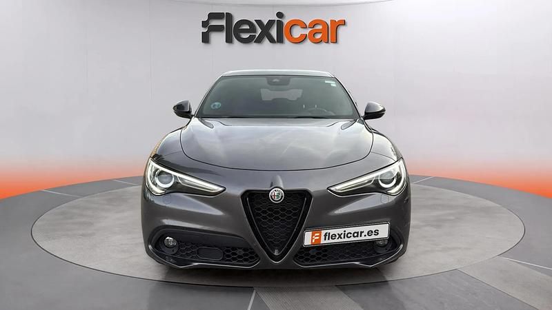 Usado Alfa Romeo Stelvio Sprint 160 CV (117 kW) 2022 Gris SUV