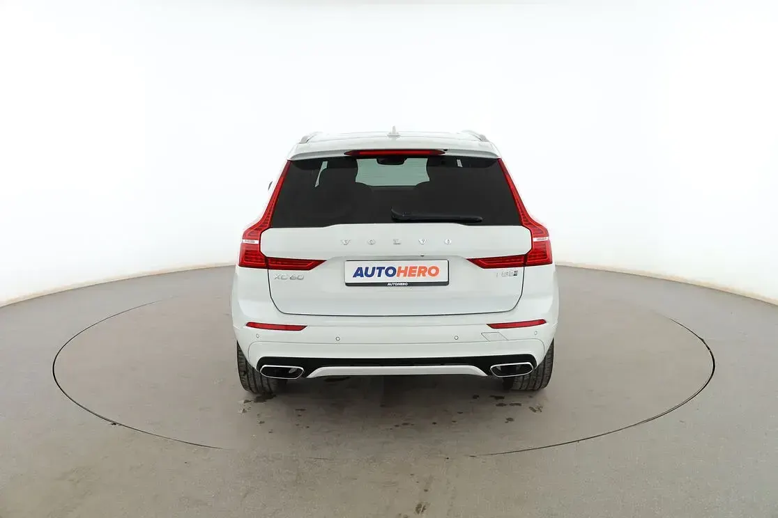 Usado Volvo XC60 R-Design 392 CV (288 kW) 2019 Blanco SUV