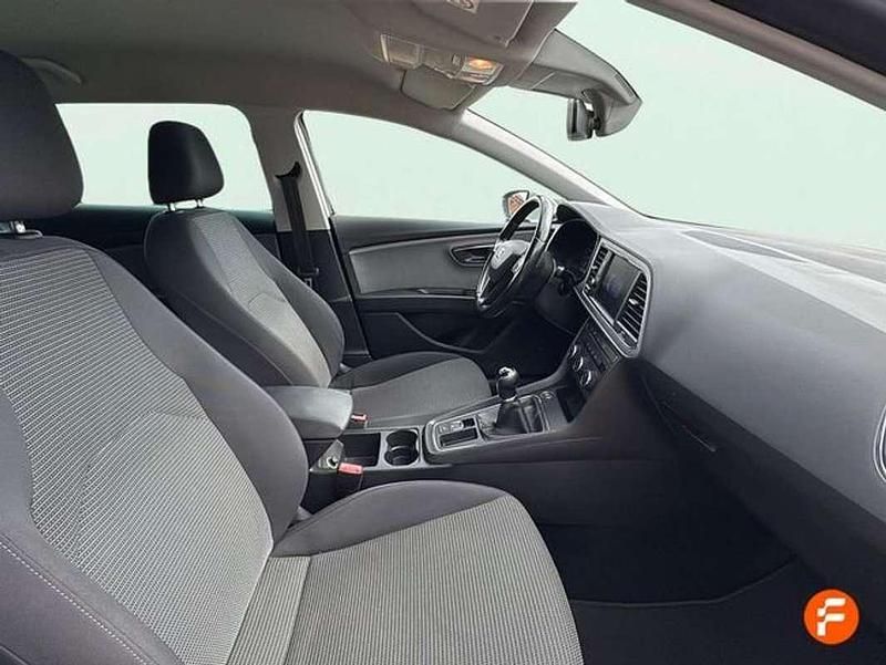 Usado Seat Leon ST Style 131 CV (96 kW) 2019 Blanco Familiar