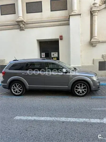 Usado Fiat Freemont Lounge 170 CV (125 kW) 2012 Gris / plata SUV