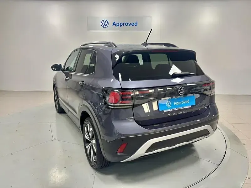 Usado VW T-Cross 115 CV (84 kW) 2025 Gris / plata SUV