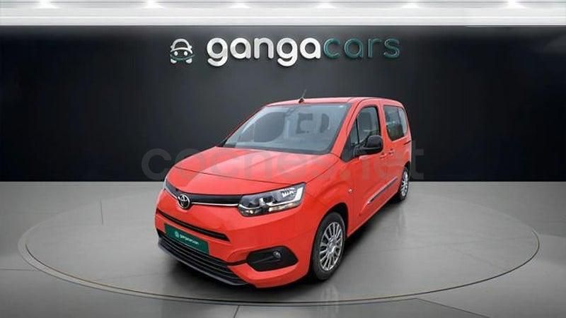 Usado Toyota Proace Verso Active 131 CV (96 kW) 2024 Rojo Familiar