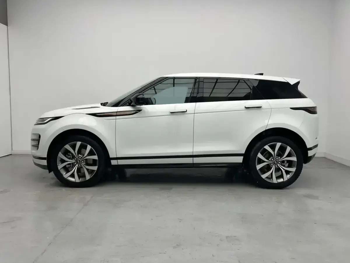 Usado Land Rover Range Rover evoque R-Dynamic 163 CV (119 kW) 2022 Blanco fuji white SUV