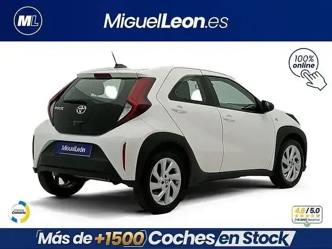 Usado Toyota Aygo X Play 72 CV (52 kW) 2023 Blanco SUV