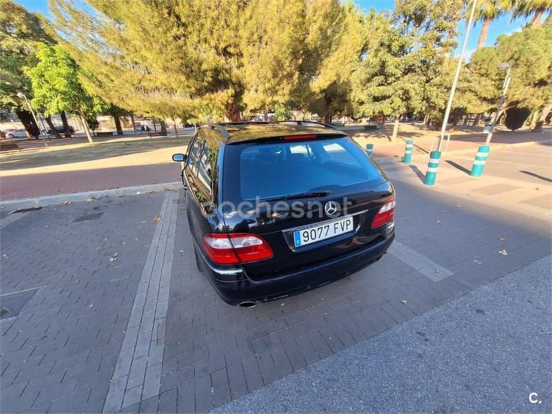 Usado Mercedes E280 Avantgarde 190 CV (139 kW) 2006 Negro Familiar