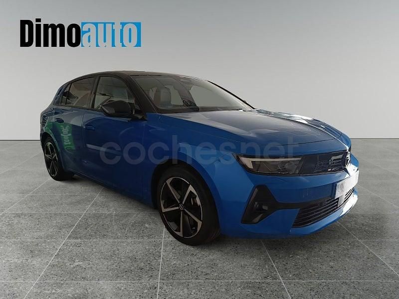 Usado Opel Astra 180 CV (132 kW) 2024 Azul Berlina