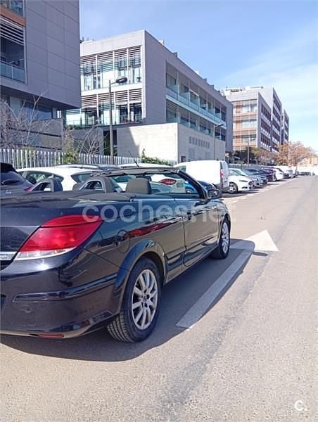 Usado Opel Astra Cabriolet Enjoy 105 CV (77 kW) 2007 Negro Descapotable